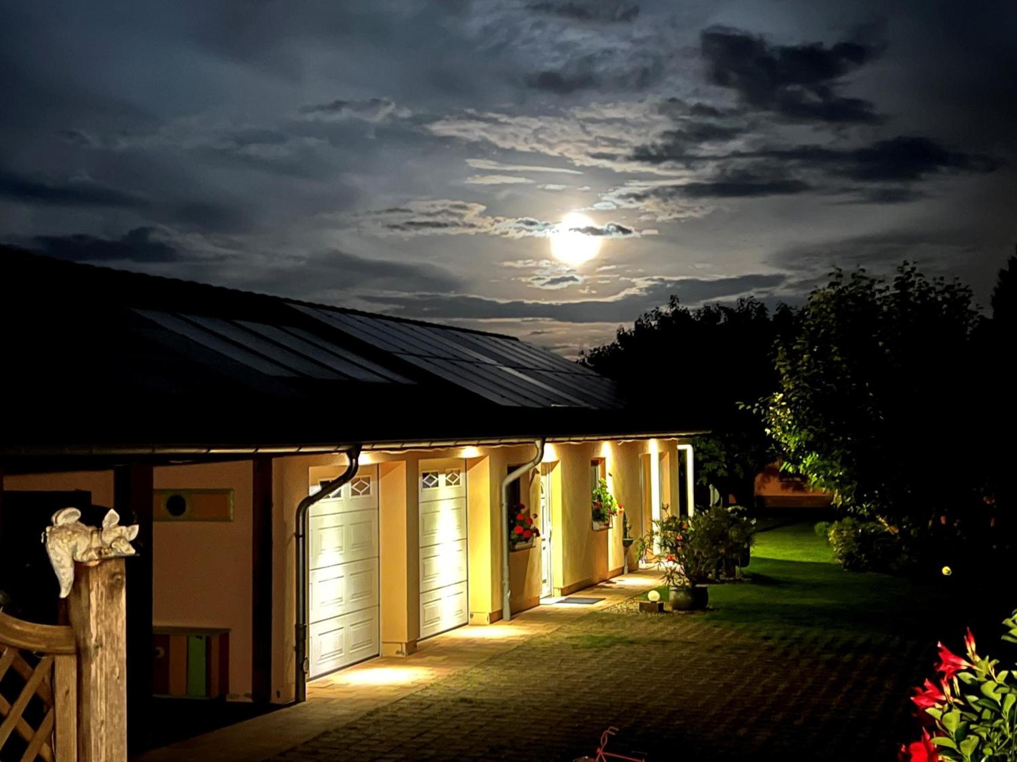 Ferienhaus Jasmin นอยรุพพิน ภายนอก รูปภาพ